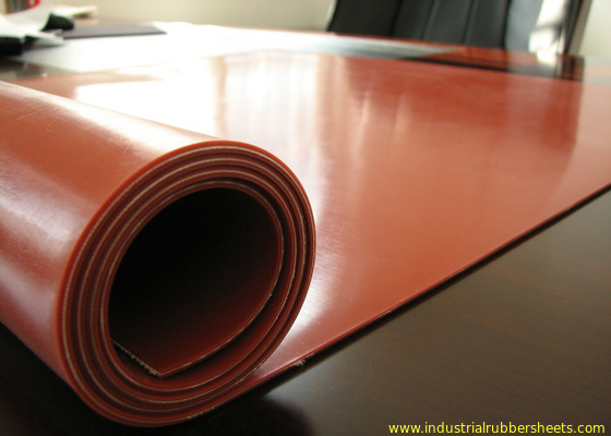 Hoja a prueba de calor rojo oscuro Rolls de la goma de silicona reforzado para insertar la tela 1PLY