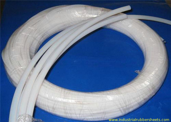 Tubería extractable baja de la resistencia PTFE de la erosión, densidad 2,1 - 2.3g/cm3