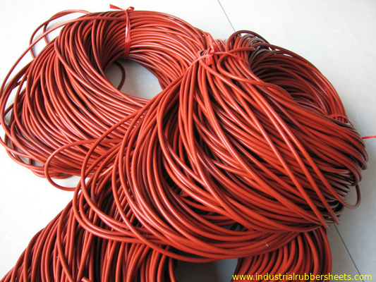 Resistencia a la tensión 7.5-9.8Mpa del cordón de la goma de silicona de la resistencia de aceite del color rojo