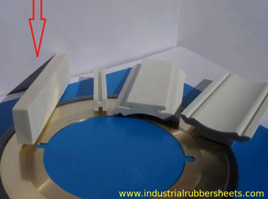 Pad de corte de fibra de vidrio PTFE 260°C Resistente al calor Tamaño personalizado para la industria del papel corrugado
